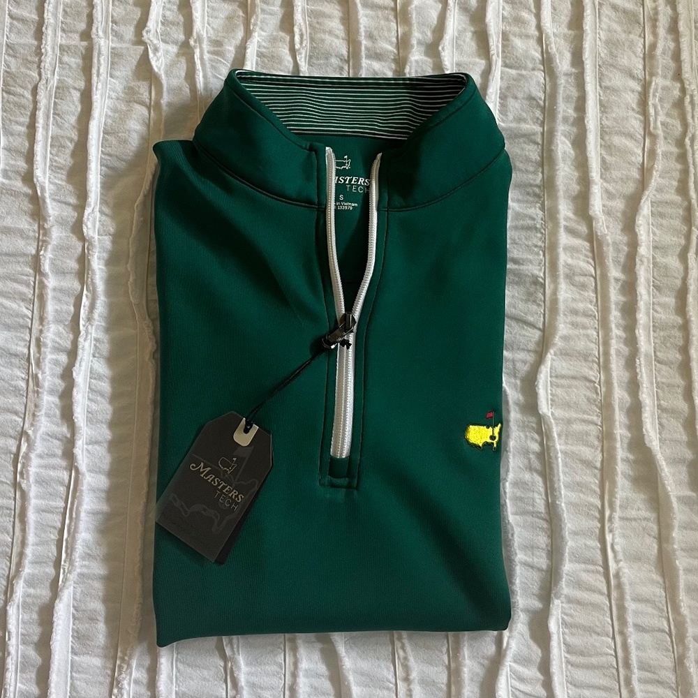 Master’s Pullover NWT